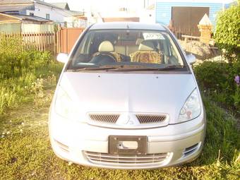 2003 Mitsubishi Colt Pictures