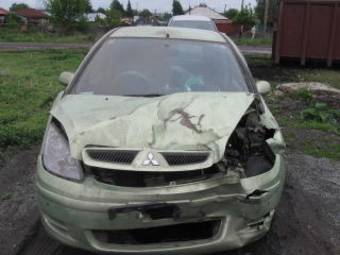 2003 Mitsubishi Colt Photos