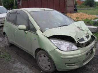 2003 Mitsubishi Colt Photos