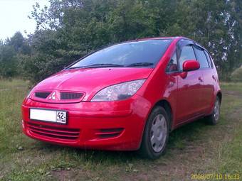 2003 Mitsubishi Colt Pictures