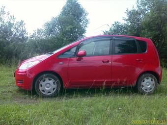 2003 Mitsubishi Colt Pictures