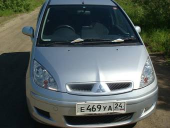 2003 Mitsubishi Colt Photos