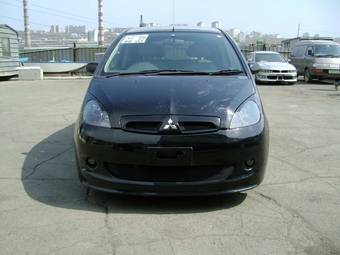 2003 Mitsubishi Colt Photos