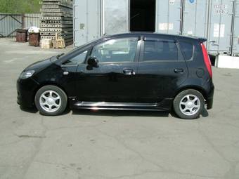 2003 Mitsubishi Colt Pictures