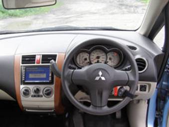 2003 Mitsubishi Colt Wallpapers