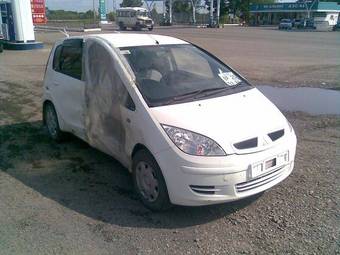 2003 Mitsubishi Colt Photos