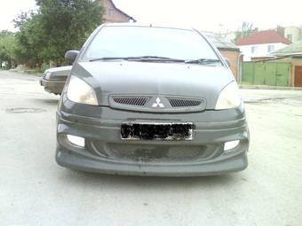 2003 Mitsubishi Colt Photos