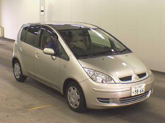 2003 Mitsubishi Colt Photos