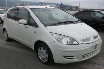 2003 Mitsubishi Colt Pictures