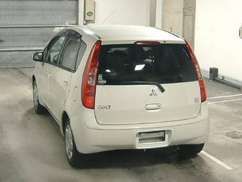 2003 Mitsubishi Colt Photos