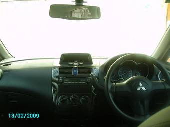 2003 Mitsubishi Colt Photos