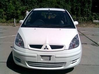 2003 Mitsubishi Colt Pictures