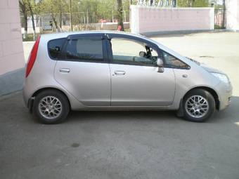 2003 Mitsubishi Colt Pictures