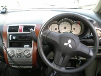 2003 Mitsubishi Colt Photos