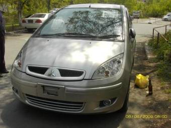 2003 Mitsubishi Colt Photos