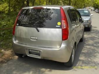 2003 Mitsubishi Colt Photos