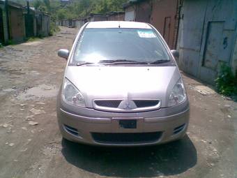 2003 Mitsubishi Colt Pictures