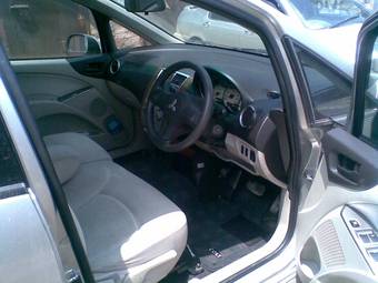 2003 Mitsubishi Colt Photos