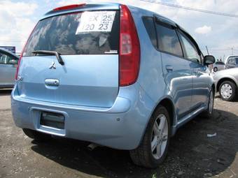 2003 Mitsubishi Colt Pictures