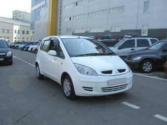 2003 Mitsubishi Colt Photos