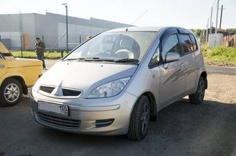 2003 Mitsubishi Colt Photos