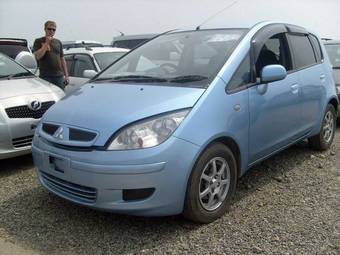 2003 Mitsubishi Colt Pictures