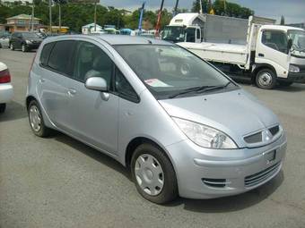 2003 Mitsubishi Colt Pictures