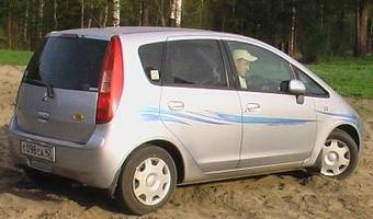 2003 Mitsubishi Colt Images