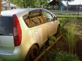 2003 Mitsubishi Colt Pictures