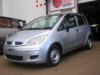 2003 Mitsubishi Colt Pictures