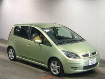 2003 Mitsubishi Colt Pictures