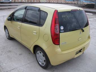 2003 Mitsubishi Colt Photos