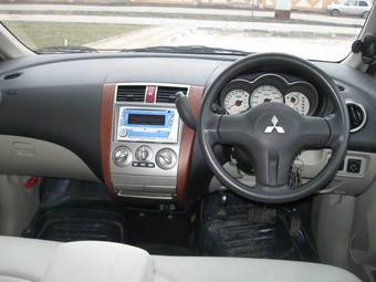 2003 Mitsubishi Colt Photos