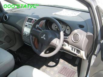 2003 Mitsubishi Colt Photos