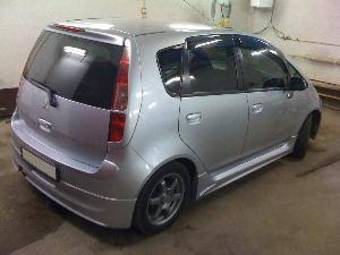 2003 Mitsubishi Colt Images