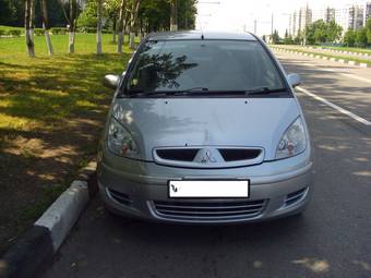 2003 Mitsubishi Colt Pictures