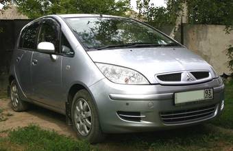 2003 Mitsubishi Colt Photos