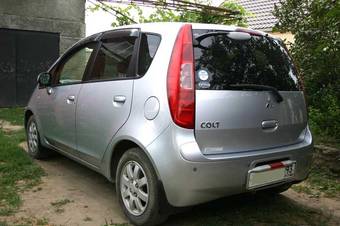 2003 Mitsubishi Colt Pictures