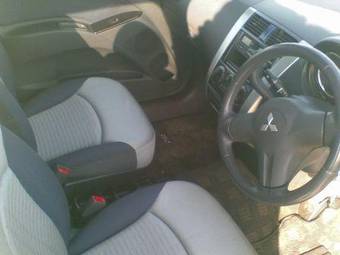 2003 Mitsubishi Colt Pics