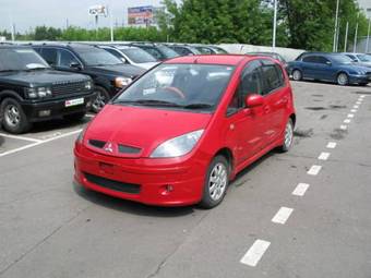 2003 Mitsubishi Colt Pictures