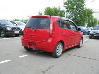 2003 Mitsubishi Colt Photos