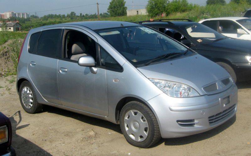 2003 Mitsubishi Colt