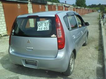 2003 Mitsubishi Colt Pictures