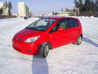 2003 Mitsubishi Colt Photos