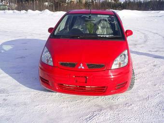 2003 Mitsubishi Colt Pictures