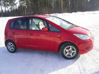 2003 Mitsubishi Colt Photos