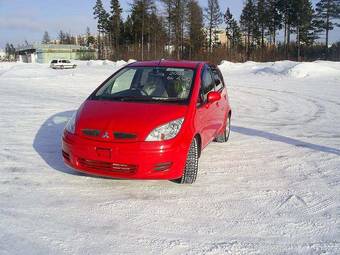 2003 Mitsubishi Colt Images