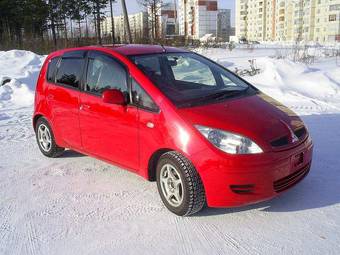 2003 Mitsubishi Colt Pictures