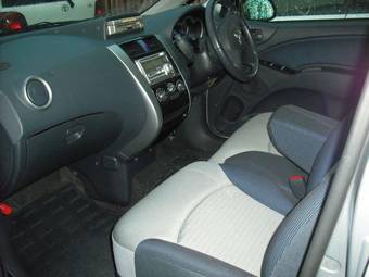 2003 Mitsubishi Colt Pictures
