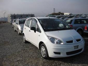 2003 Mitsubishi Colt Photos